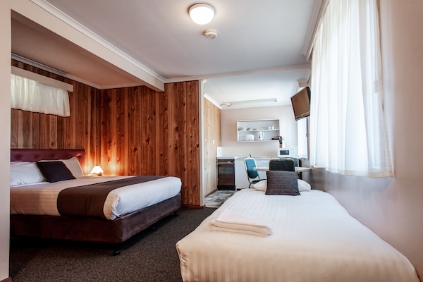 Family Room, Kitchenette