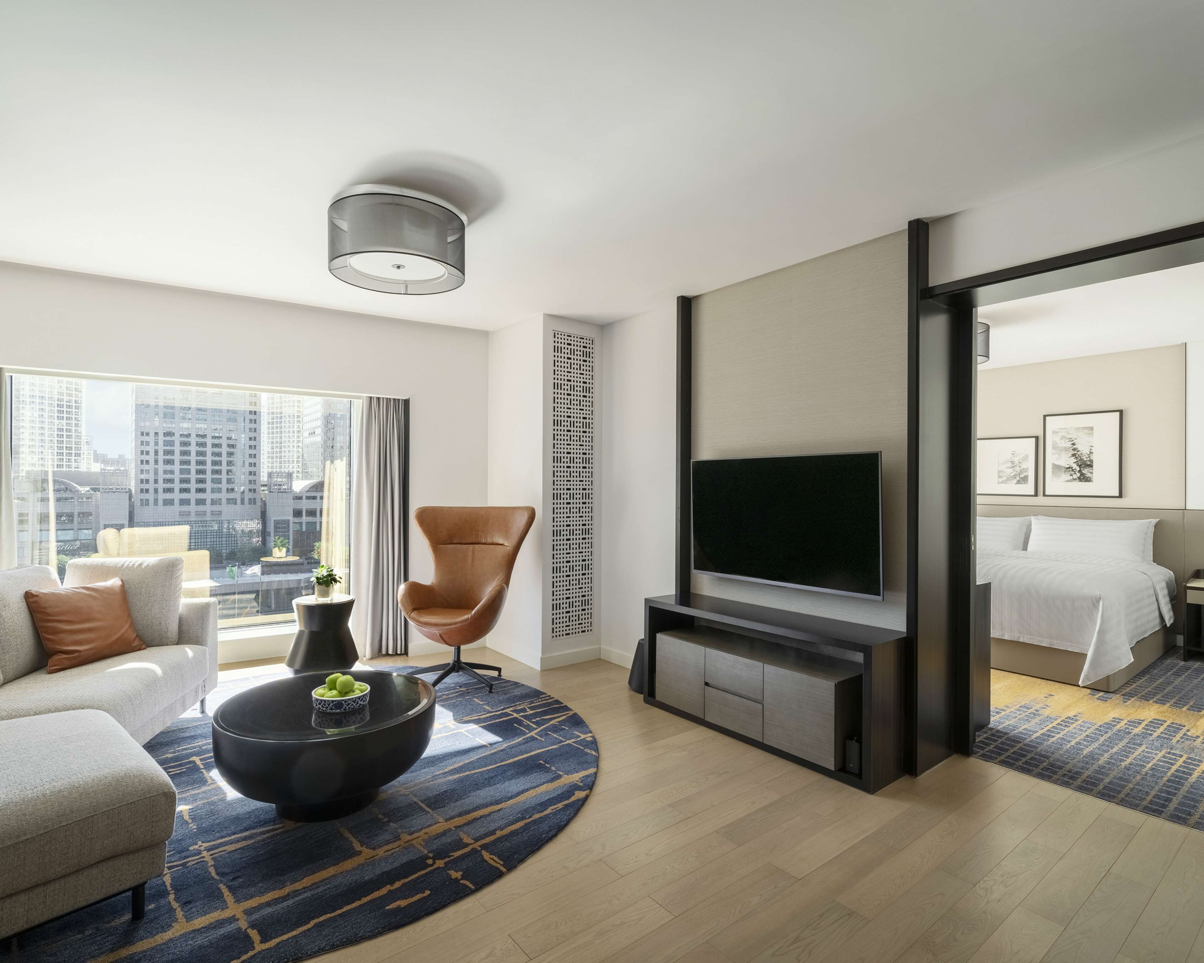 select comfort beds, minibar, in-room safe, desk