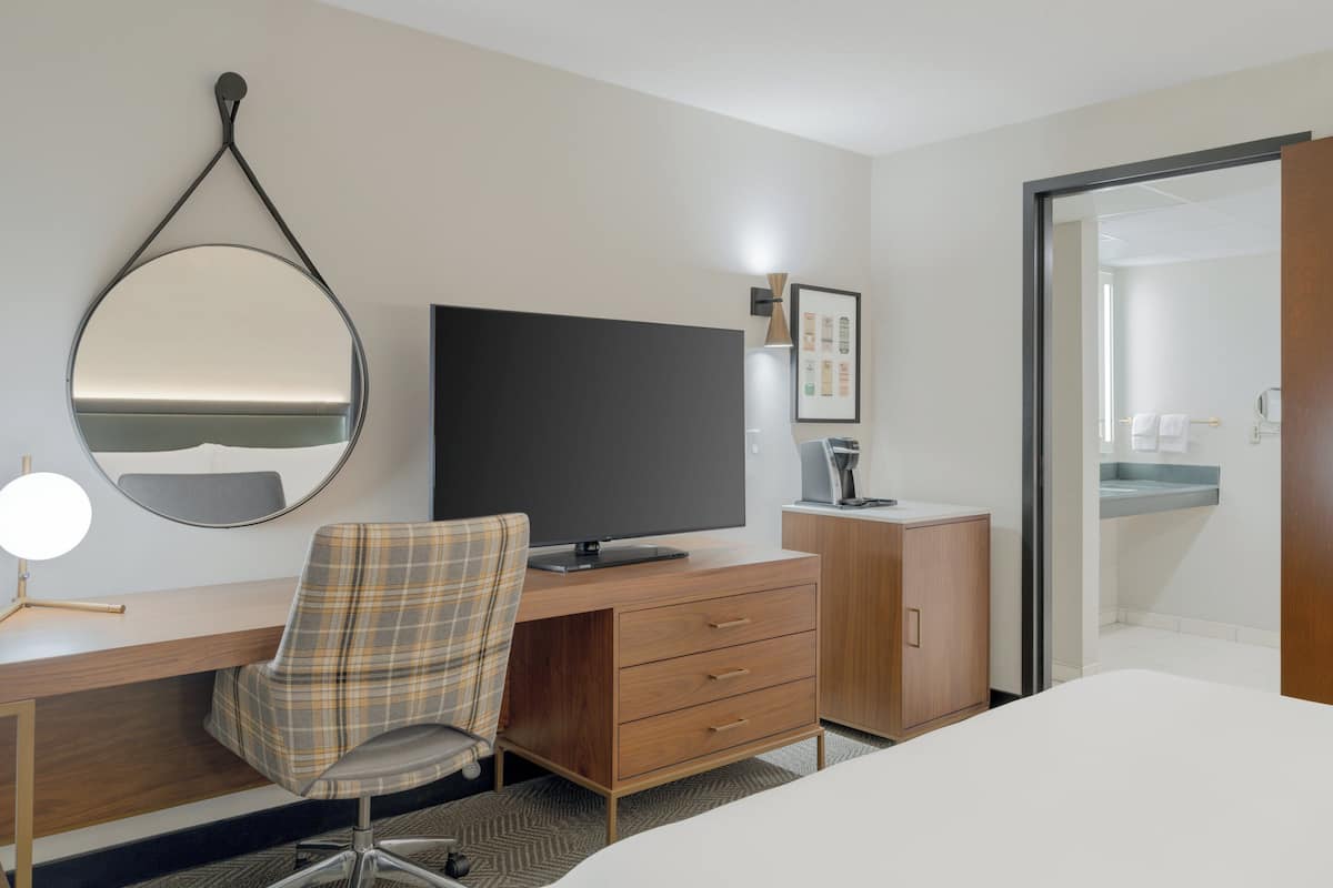 1 bedroom, in-room safe, desk, laptop workspace