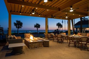 Outdoor pool - Holiday Inn Resort: Galveston-On The Beach by IHG (Galveston)