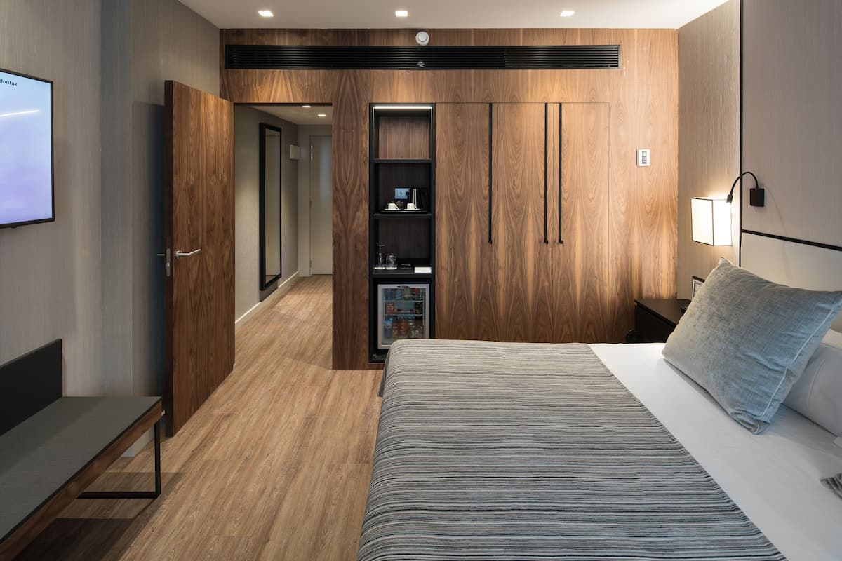 1 bedroom, minibar, in-room safe, desk