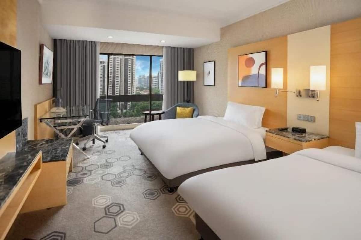 1 bedroom, premium bedding, down duvets, minibar