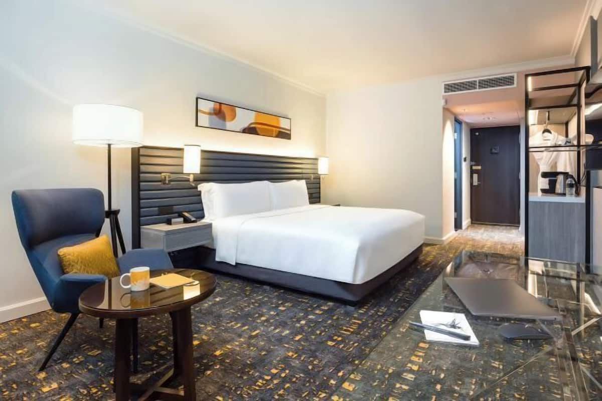 1 Schlafzimmer, hochwertige Bettwaren, Daunenbettdecken, Minibar