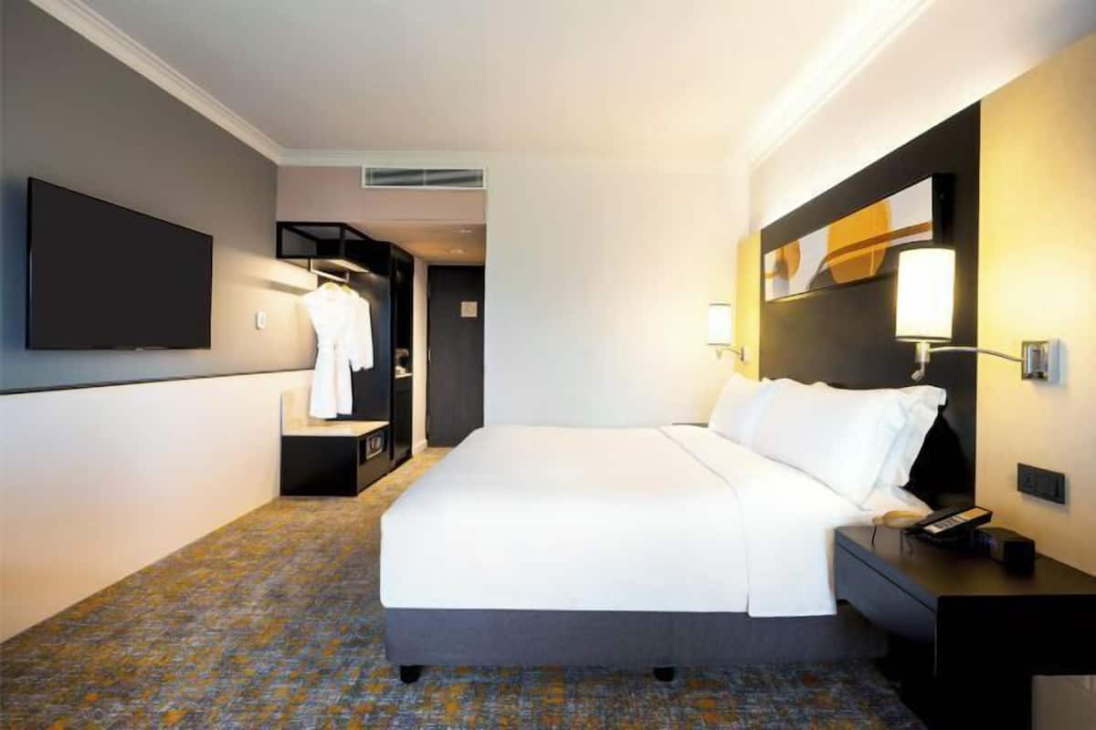 1 Schlafzimmer, hochwertige Bettwaren, Daunenbettdecken, Minibar