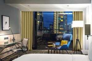 Premium Room, 1 King Bed, Balcony (Club) | Premium bedding, down duvets, minibar, in-room safe - voco Orchard Singapore by IHG (Singapore)