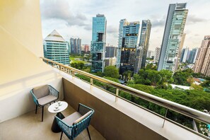 Rom – premium, 1 kingsize-seng, balkong (Club) | Sengetøy av topp kvalitet, dundyner, minibar og safe på rommet