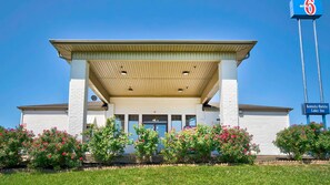 Exterior - Motel 6 Grand Rivers, KY (Grand Rivers)