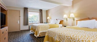Days Inn by Wyndham Fairmont