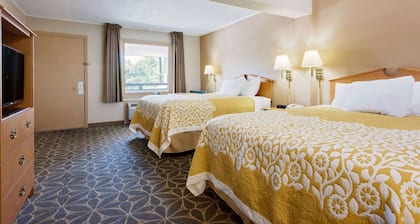 Days Inn by Wyndham Fairmont