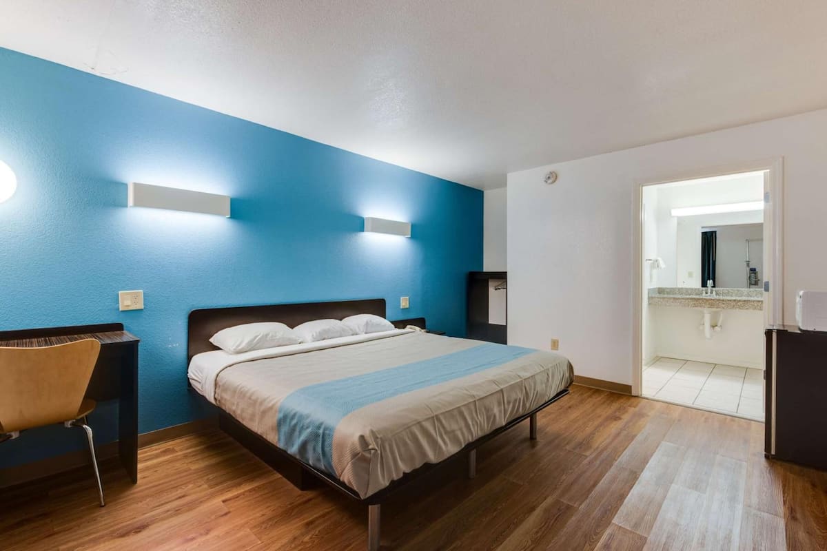 Desk, blackout curtains, free WiFi, bed sheets