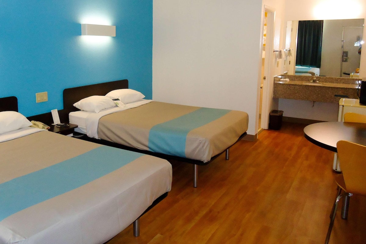 Desk, blackout curtains, free WiFi, bed sheets