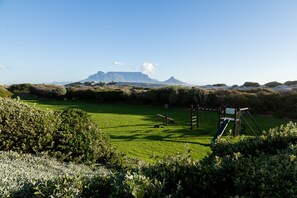 Children’s play area – outdoor