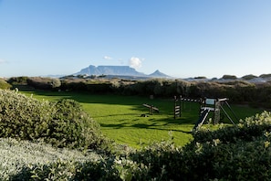 Children’s play area – outdoor