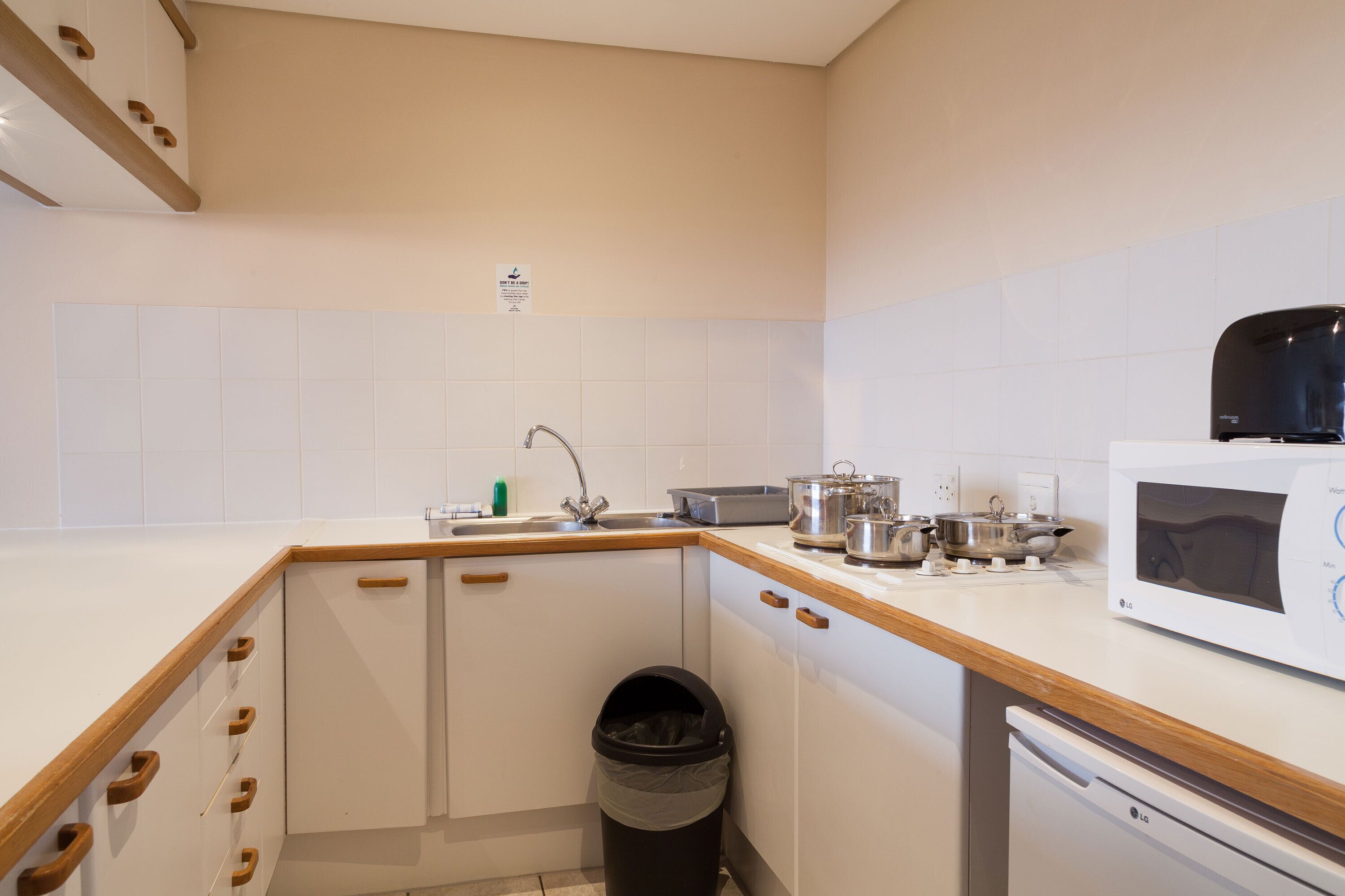 room, sea view | private kitchen | microwave, stovetop, coffee/tea maker, electric kettle