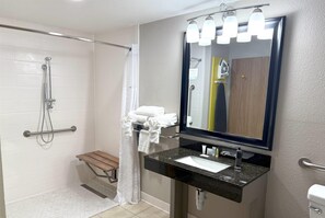 Room, 1 King Bed, Accessible, Non Smoking (Mobility) | Bathroom | Hair dryer, towels