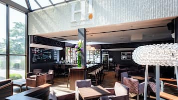 Petit déjeuner, déjeuner et dîner servis sur place