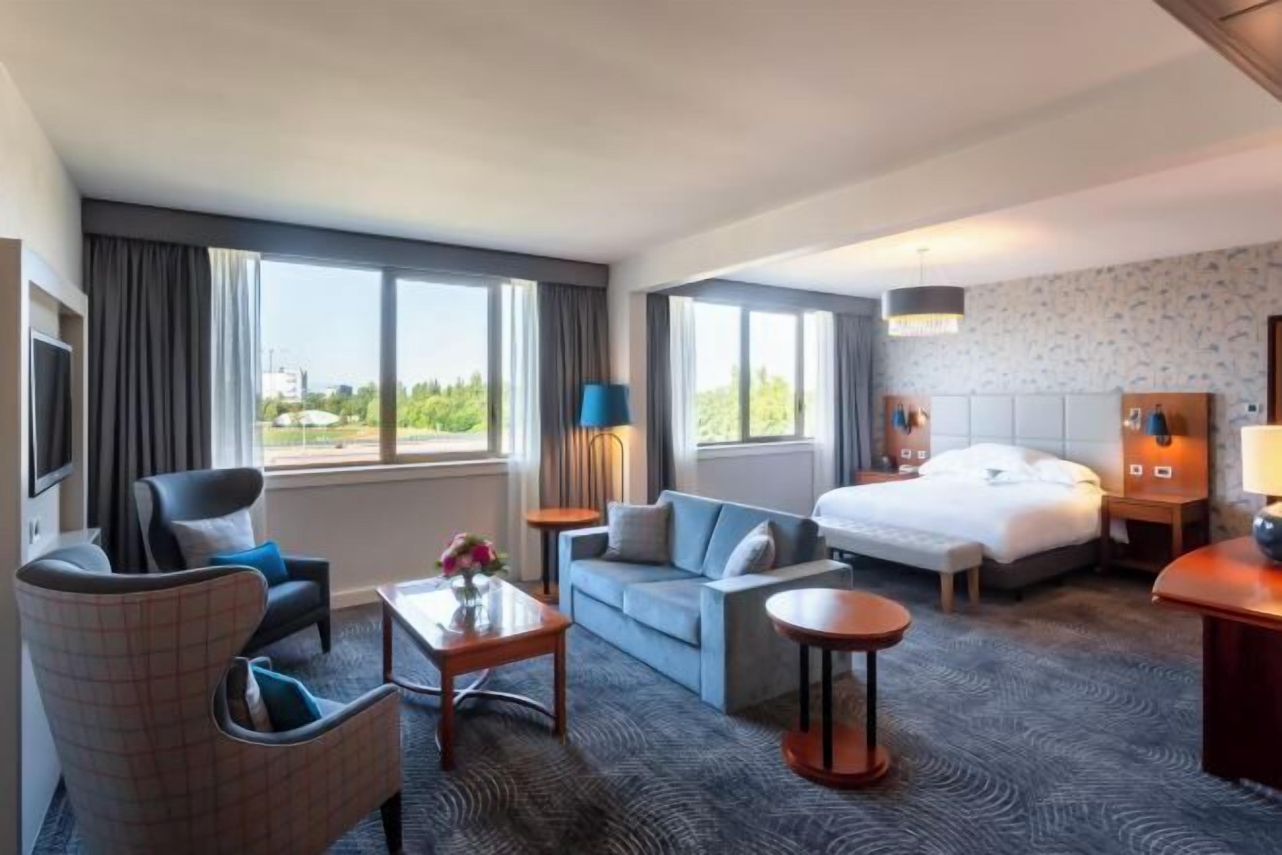 Premium bedding, pillow-top beds, in-room safe, laptop workspace