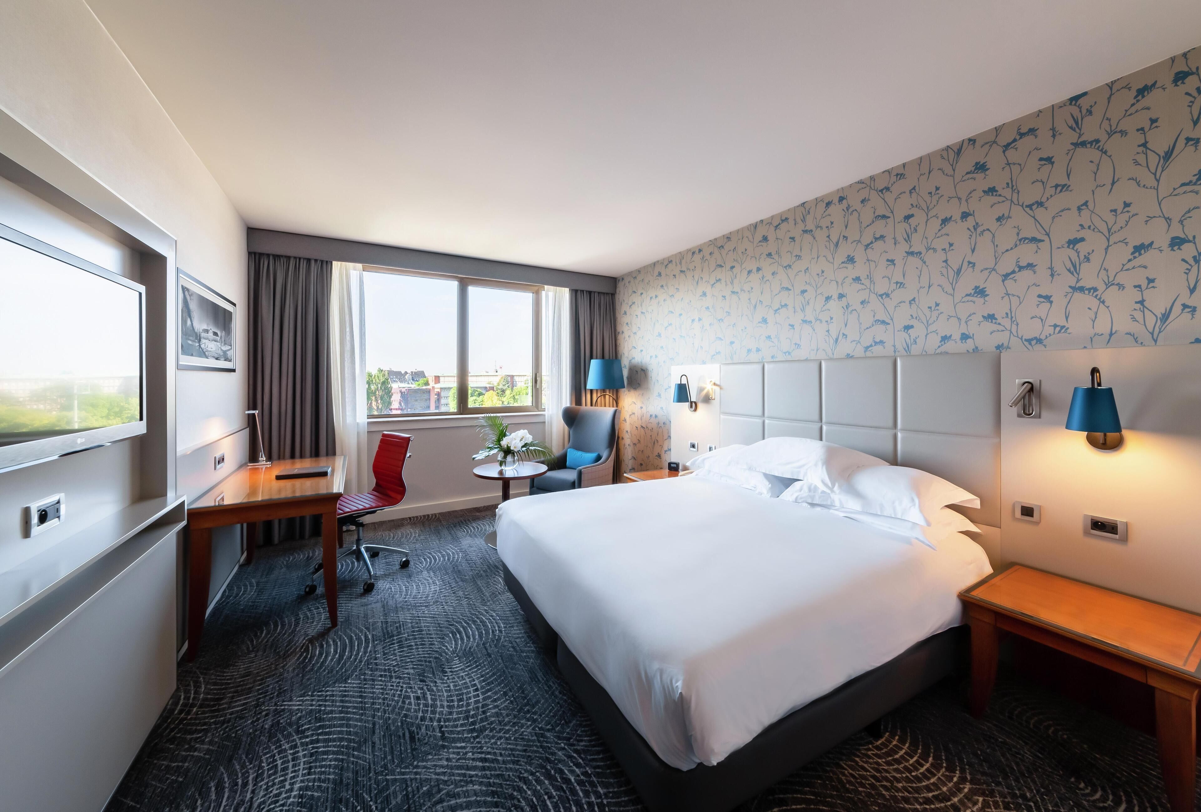 Premium bedding, pillow-top beds, in-room safe, desk