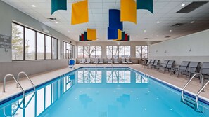 Una piscina cubierta
