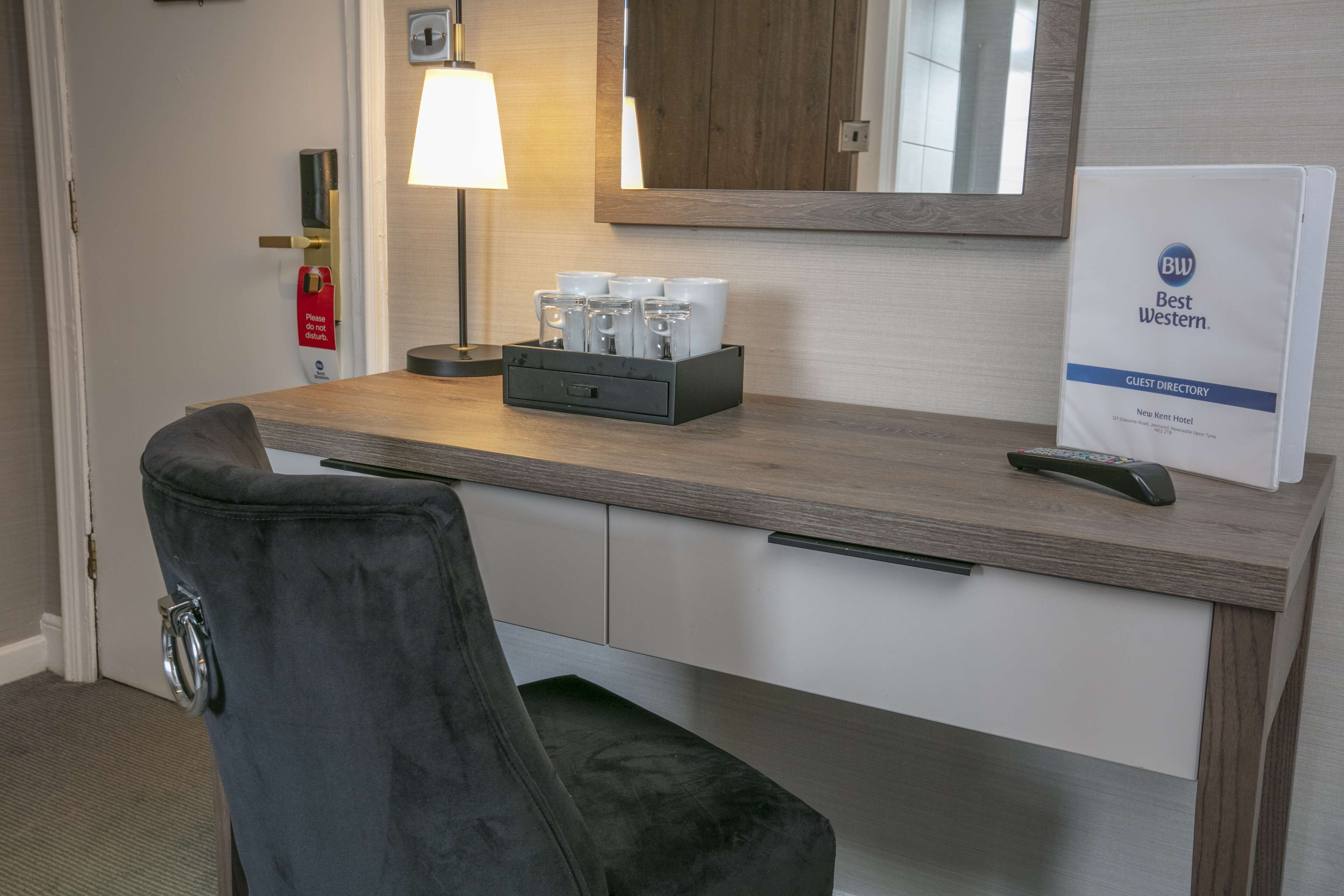 standard room, multiple beds, non smoking | room amenity