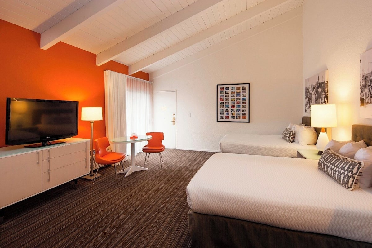 Zimmersafe, Bügeleisen/Bügelbrett, kostenloses WLAN, Bettwäsche