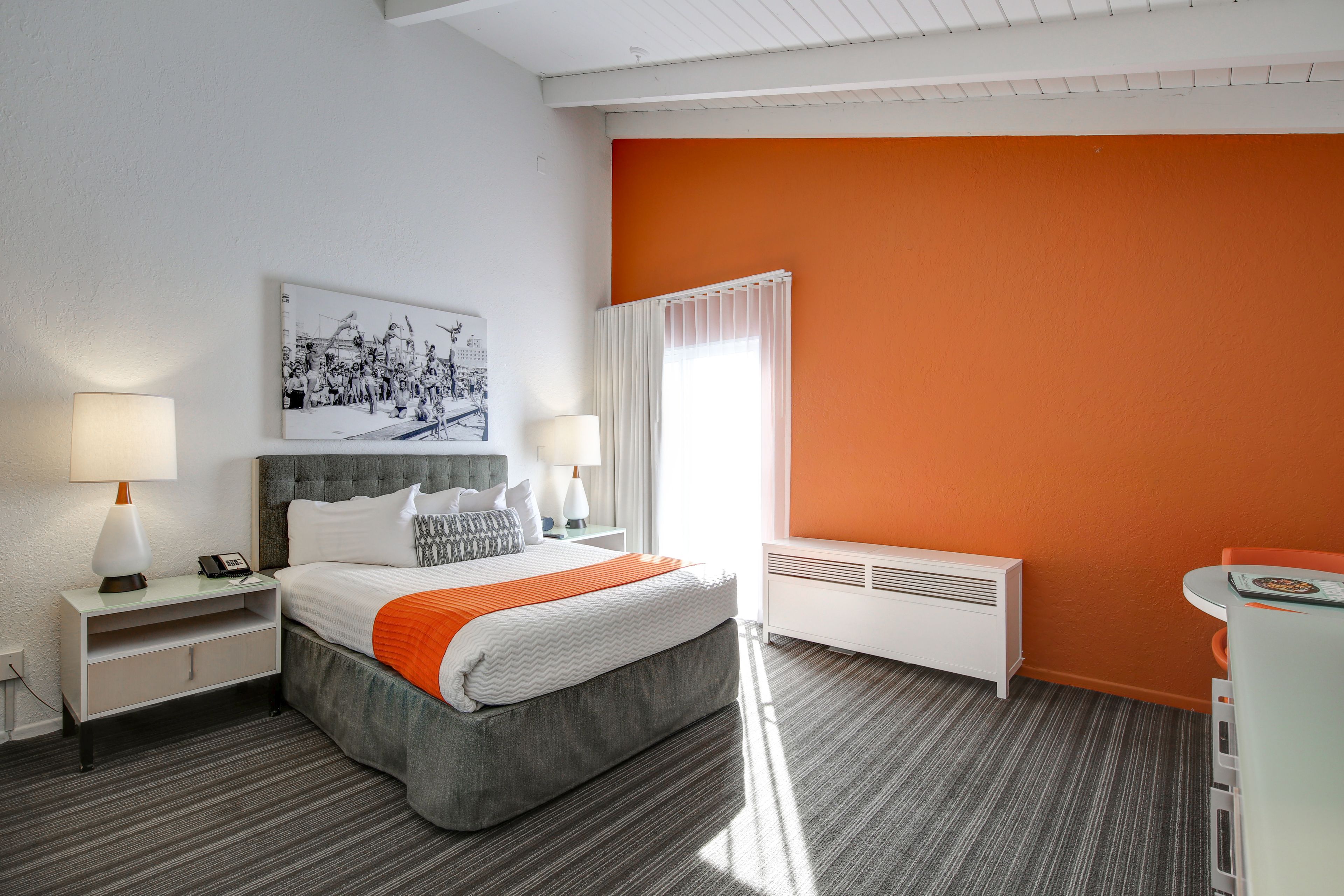 deluxe room, 1 queen bed | 1 bedroom, in-room safe, iron/ironing board, free wifi