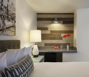 客房内保险箱、熨斗/熨衣板、免费 WiFi、床单