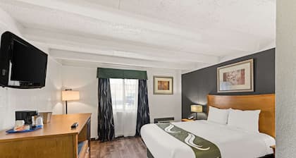 Quality Inn & Suites near I-480 and I-29