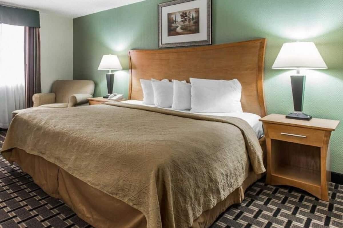 In-room safe, desk, laptop workspace, iron/ironing board