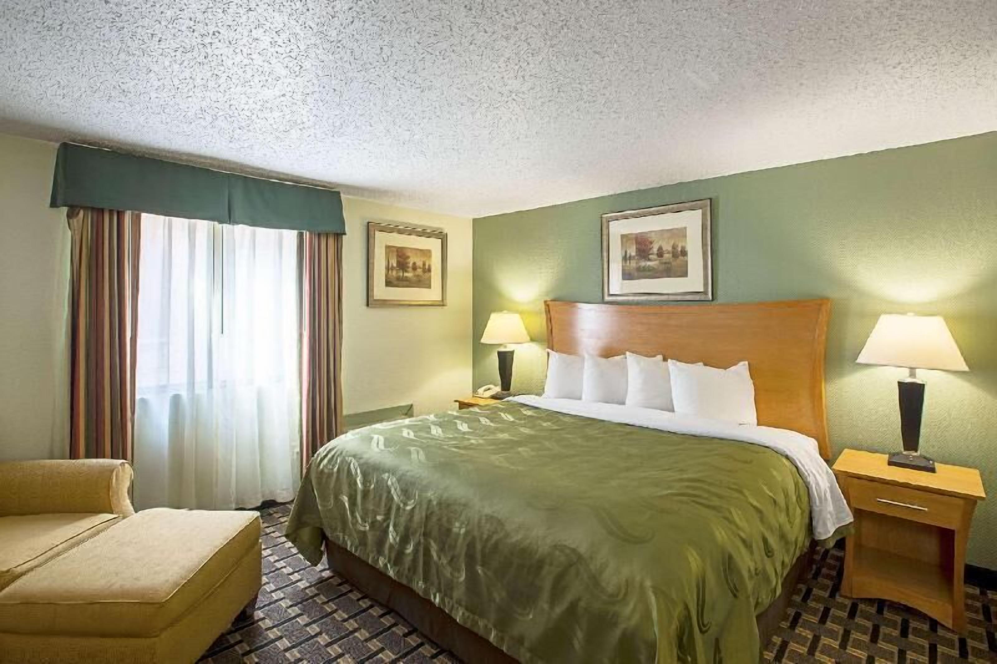 In-room safe, desk, laptop workspace, iron/ironing board