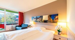 Chambre Double Deluxe | Literie hypoallergénique, bureau, fer et planche à repasser