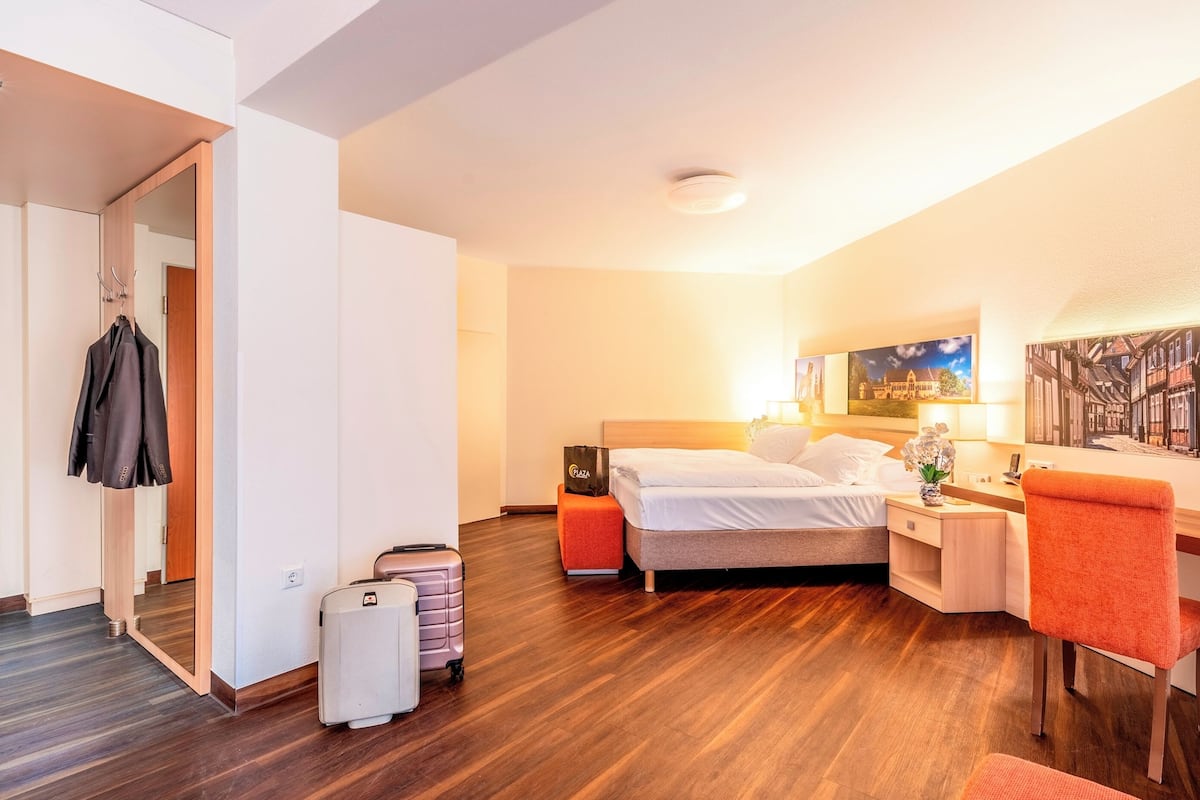 1 bedroom, hypo-allergenic bedding, desk, iron/ironing board