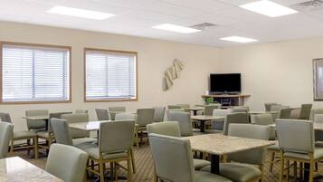 Free daily buffet breakfast