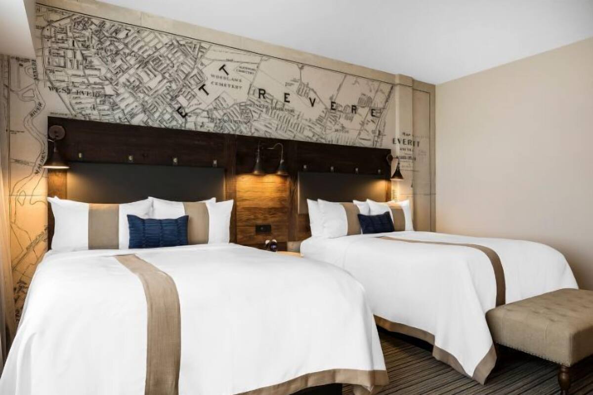 Premium bedding, down comforters, in-room safe, desk