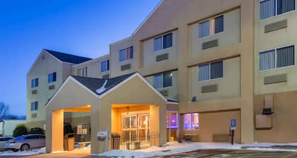 AmericInn by Wyndham St. Cloud MN Shopping Area