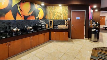 Desayuno bufé gratuito y diario