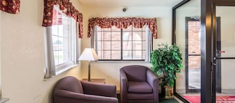 Econo Lodge & Suites