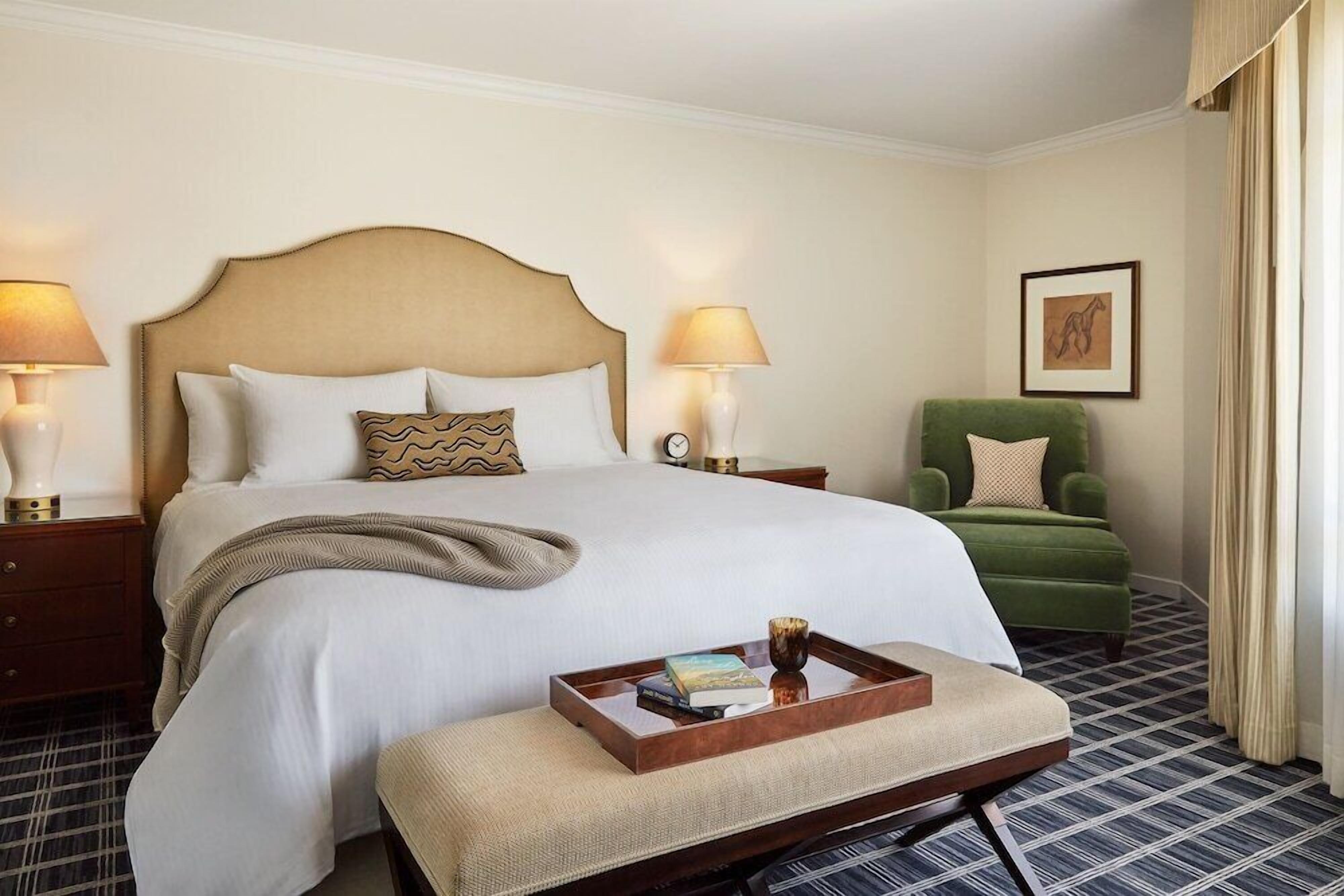 Down comforters, in-room safe, desk, laptop workspace