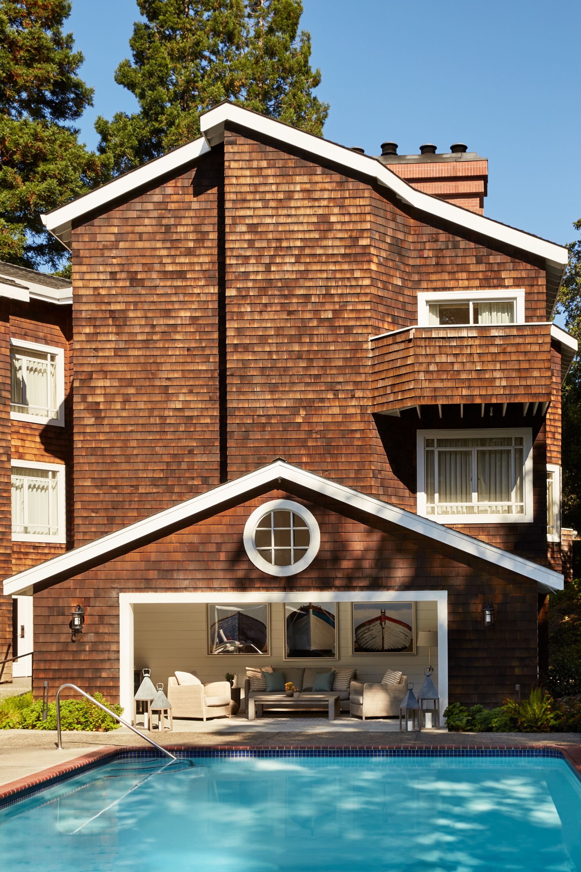 Außenpool, geöffnet von 07:00 Uhr bis 22:00 Uhr, Sonnenschirme