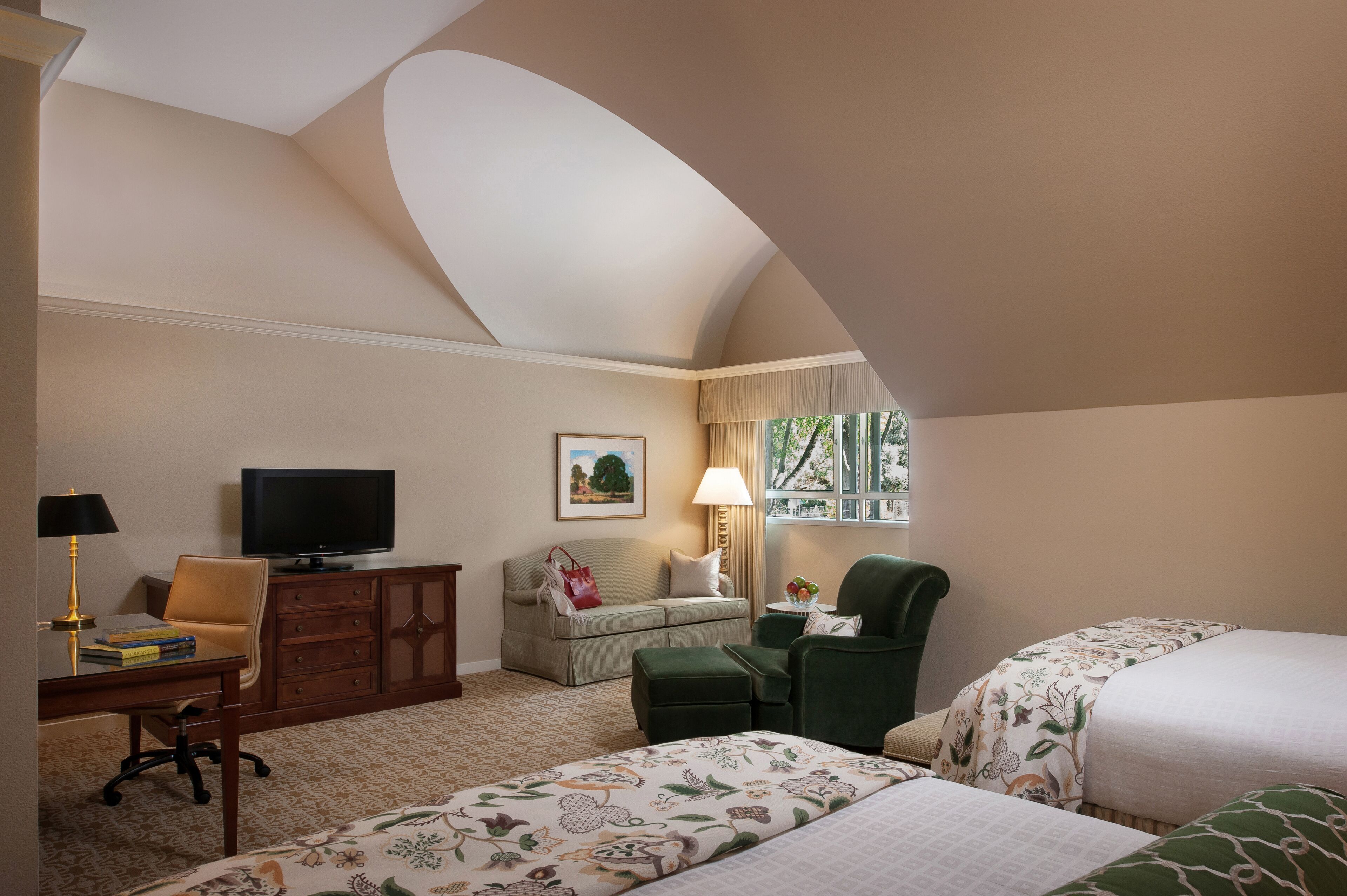 Down comforters, in-room safe, desk, laptop workspace