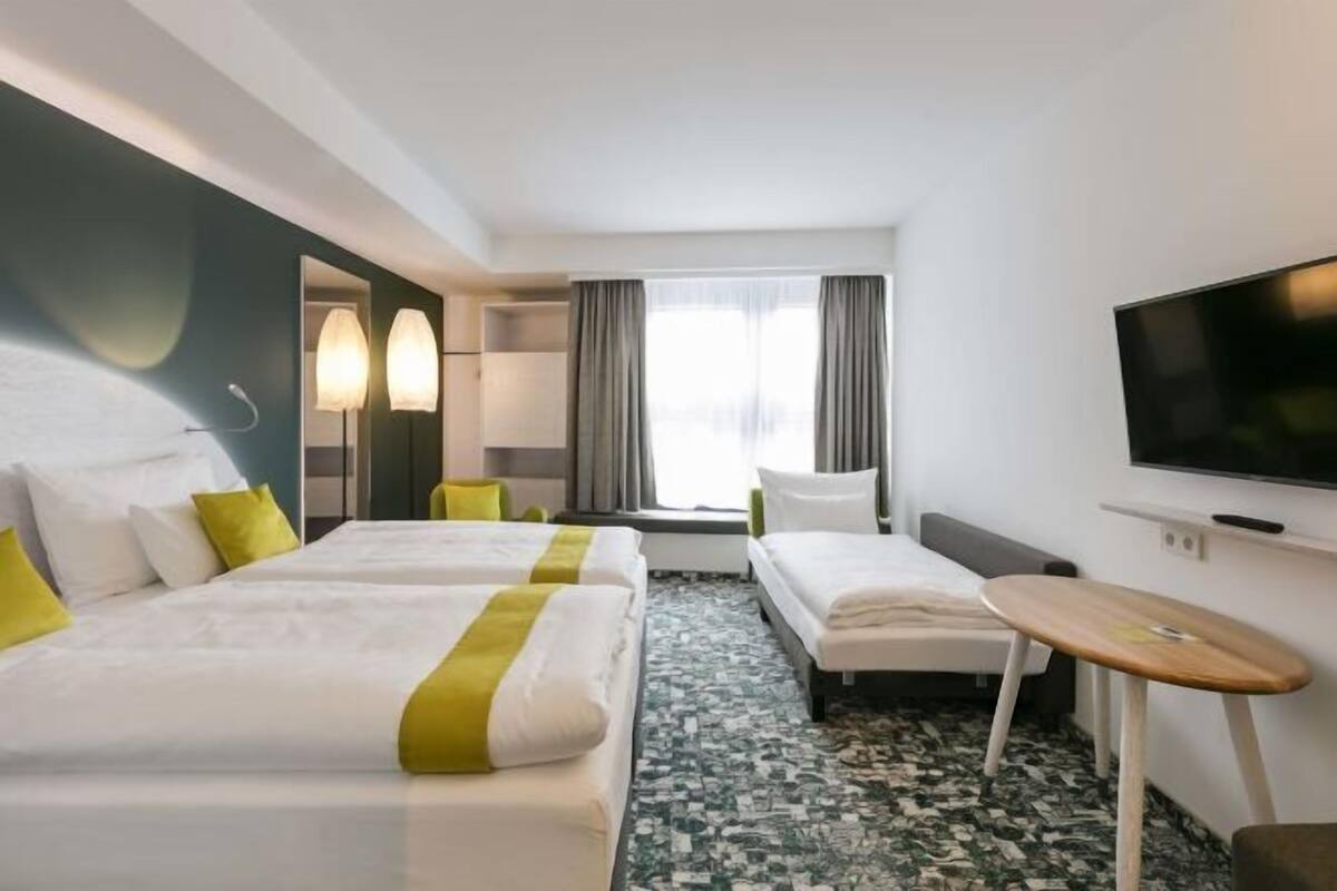 Literie hypoallergénique, coffres-forts dans les chambres, bureau