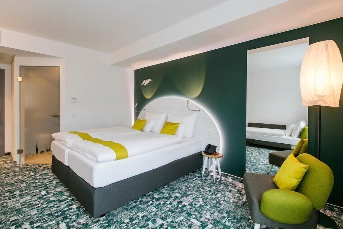 Hypo-allergenic bedding available, in-room safe, desk, laptop workspace