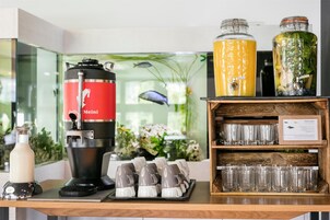 Café da manhã com buffet todos os dias (EUR 19 por pessoa) 