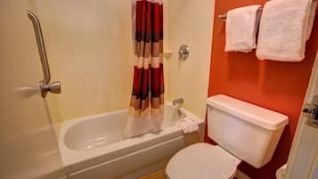 Superior Room, 1 King Bed (Smoke Free) | Bathroom | Free toiletries, towels, soap, shampoo