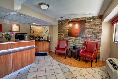 Red Roof Inn Pensacola – I-10 at Davis Highway