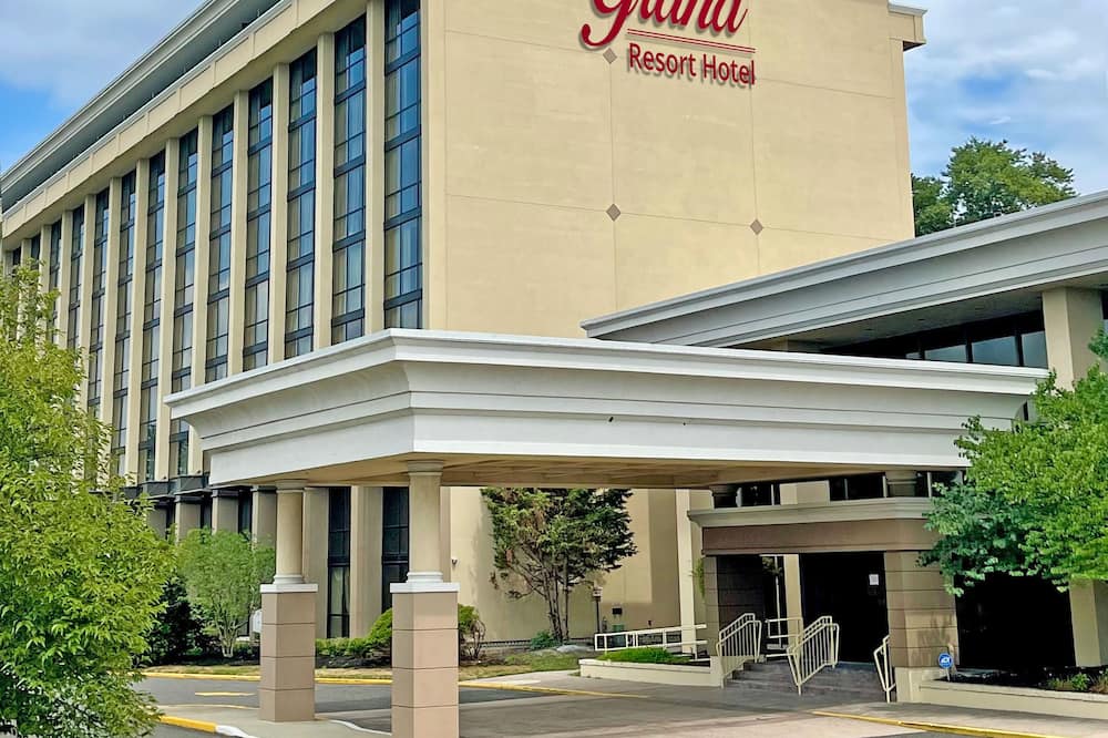 Grand Resort Hotel - Mt Laurel - Philadelphia