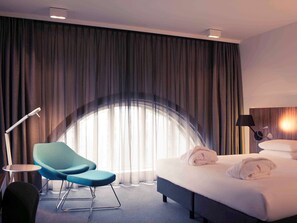 Privilege, Chambre Double, 1 lit double | Minibar, coffres-forts dans les chambres, bureau, rideaux occultants