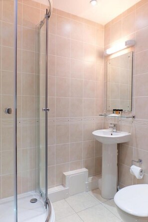 Free toiletries, hair dryer, towels - Livermead Cliff Hotel (Torquay)