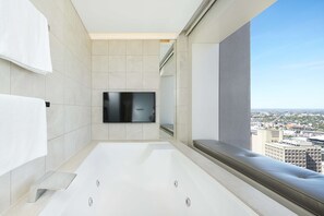 Suite (City) | Bathroom | Shower, designer toiletries, hair dryer, bathrobes