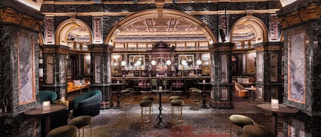 3 Bars/Lounges